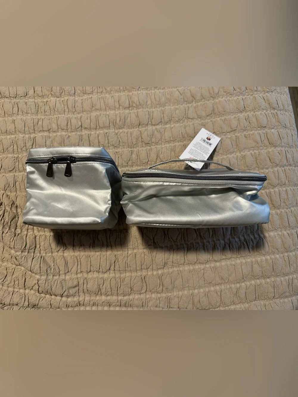 lug Silver Metallic Box Top set of. 2 Cosmetic Cases nwt